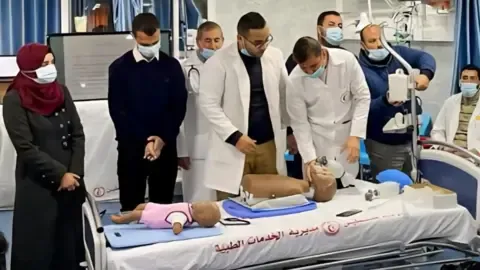 Pioneering Contingent of Learners Evacuated from the Gaza Strip to Study in the Britain